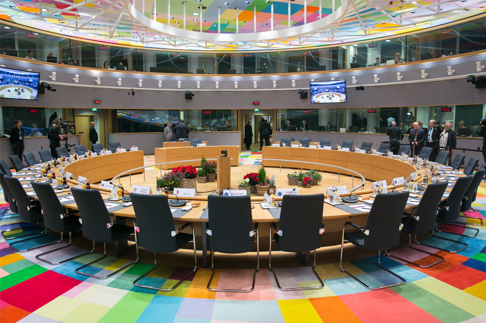 Foto eines Tagungsraums im Europagebäude der EU.