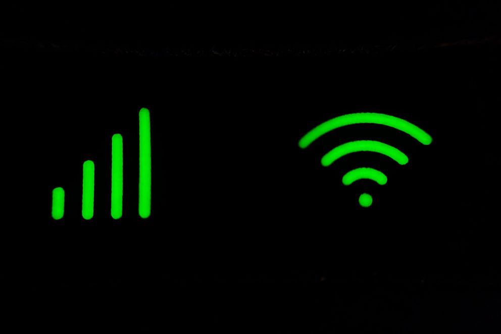 Symbole für Mobilfunk- und Wifi-Empfang